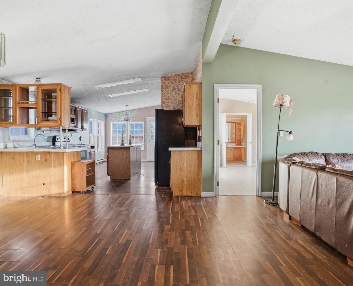 105 Ceramic Drive Newfoundland, PA 18445 - Photo 10 of 45 Spacious open layout with natural light.