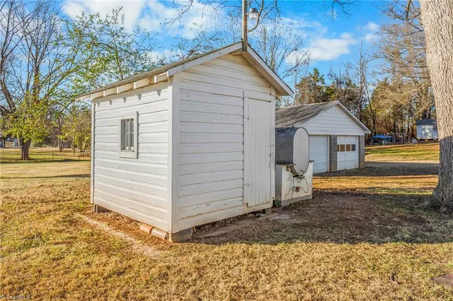 $45,100 | 2450 East Us Highway, Mocksville, NC 27028