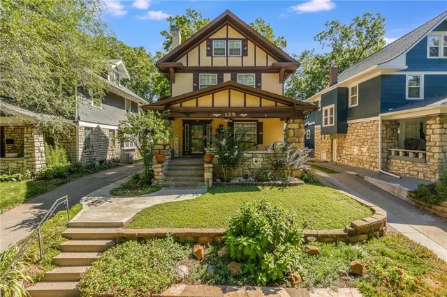 $329,999 | 135 North Elmwood Avenue, Kansas City, MO 64123