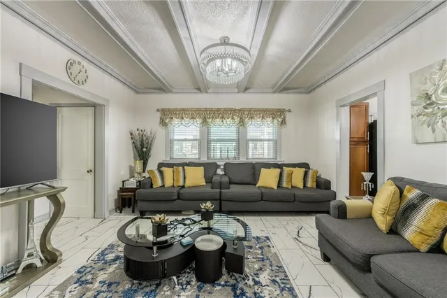 $329,999 | 135 North Elmwood Avenue, Kansas City, MO 64123