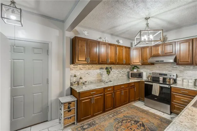 $329,999 | 135 North Elmwood Avenue, Kansas City, MO 64123