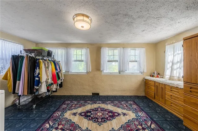 $329,999 | 135 North Elmwood Avenue, Kansas City, MO 64123