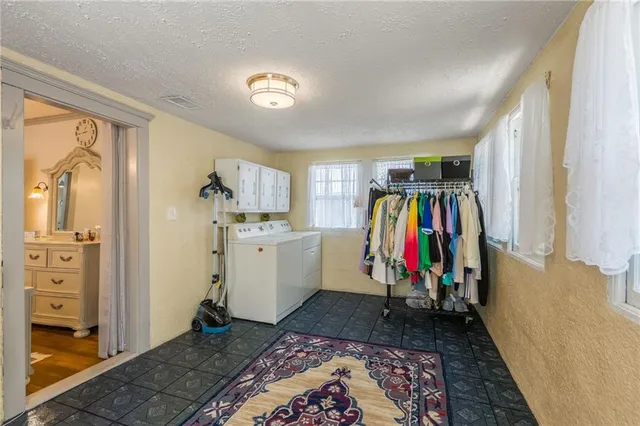 $329,999 | 135 North Elmwood Avenue, Kansas City, MO 64123