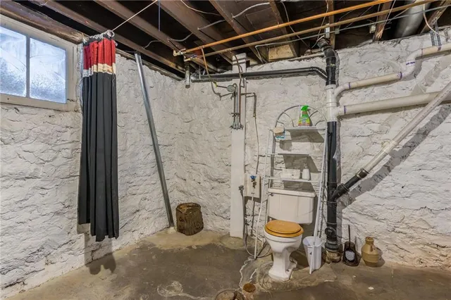 $329,999 | 135 North Elmwood Avenue, Kansas City, MO 64123