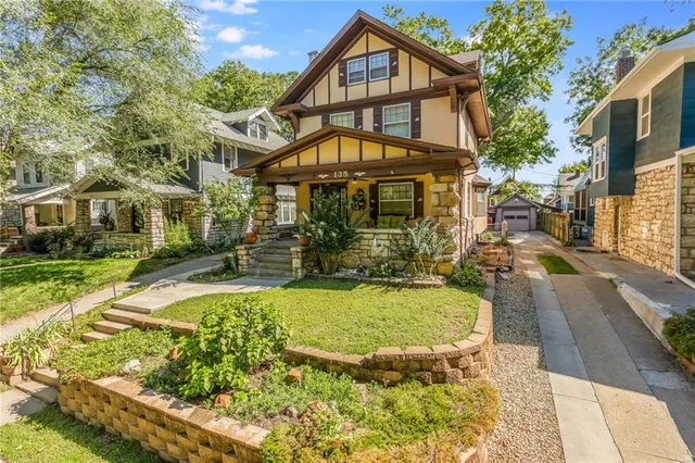 $329,999 | 135 North Elmwood Avenue, Kansas City, MO 64123