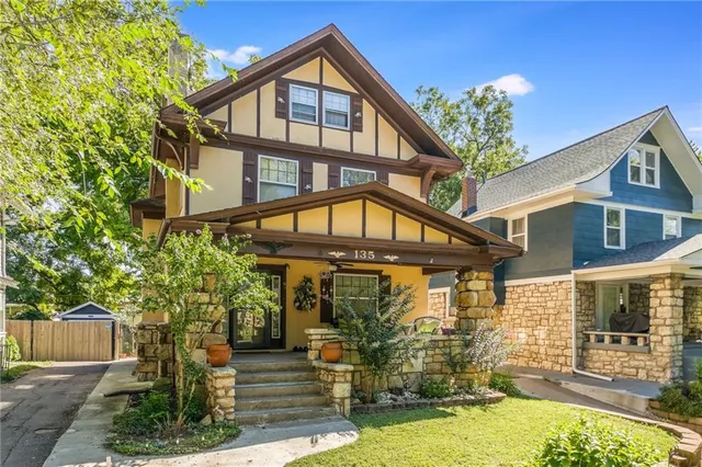 $329,999 | 135 North Elmwood Avenue, Kansas City, MO 64123