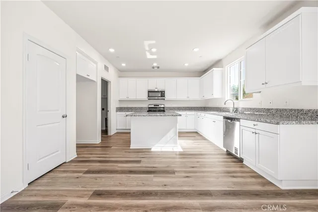 $3,150 | 12511 Ava Loma Street, Victorville, CA 92392