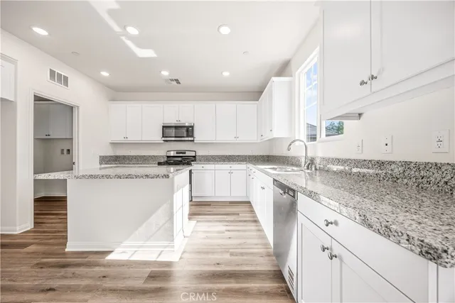 $3,150 | 12511 Ava Loma Street, Victorville, CA 92392