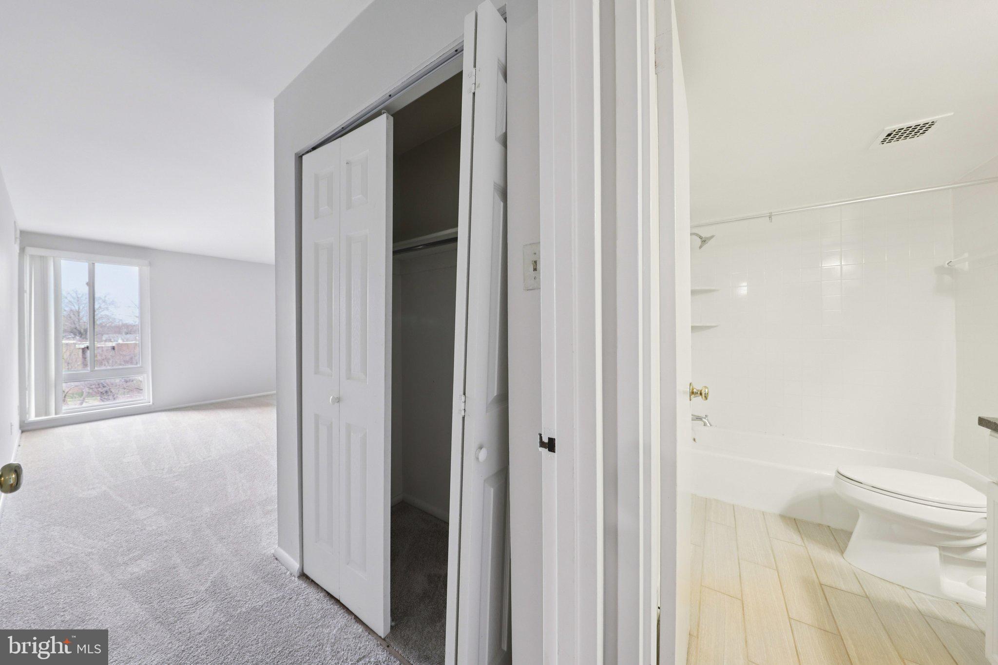 9900 Georgia Avenue, Unit 27306 Silver Spring, MD 20902 - Photo 15 of 23 Hallway