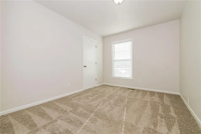 $2,400 | 1612 Northeast 112th Terrace, Kansas City, MO 64155