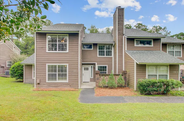 $1,700 | 126 Luden Drive, Unit C, Summerville, SC 29483