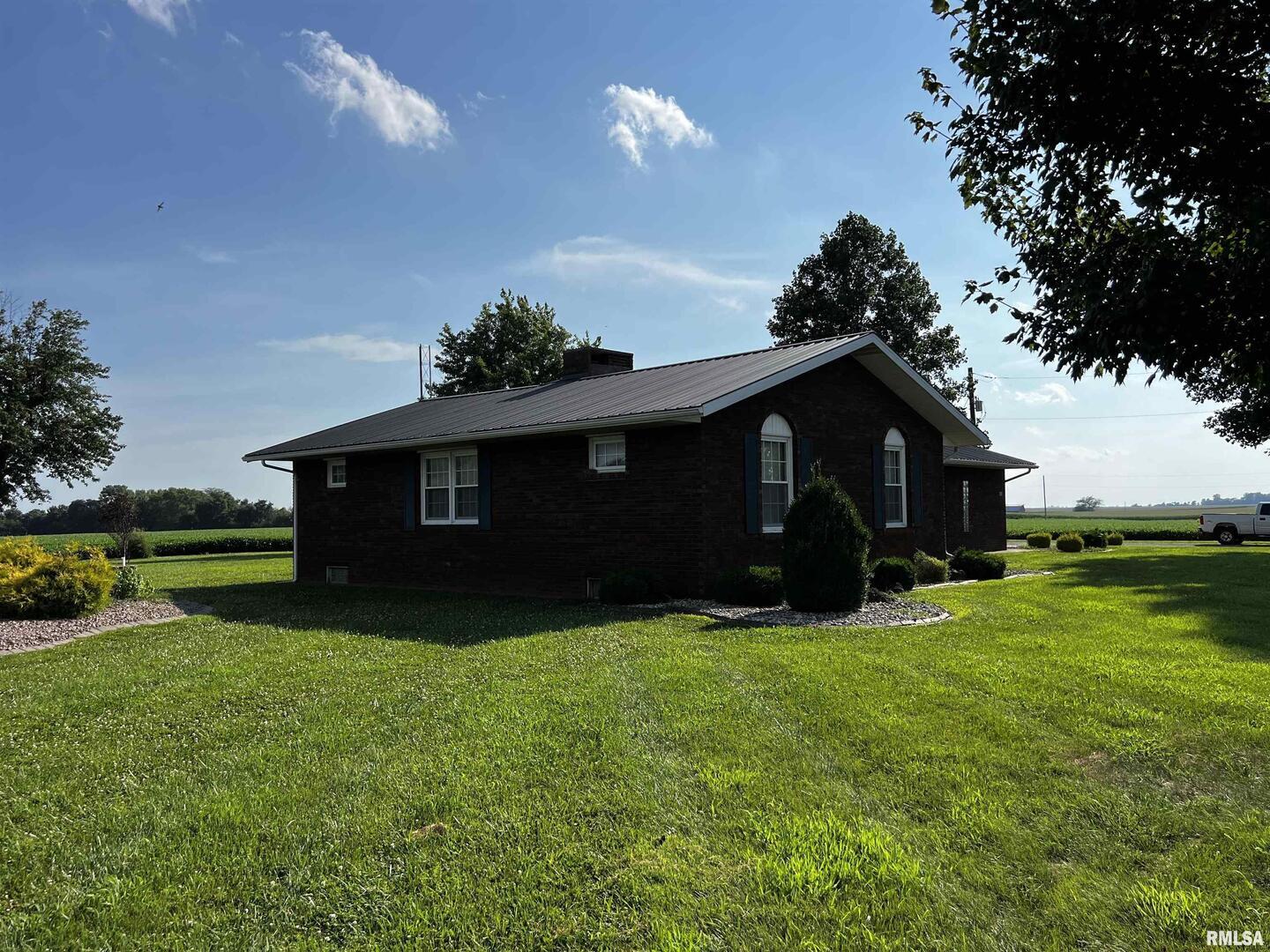 210 West Fifth Street St. Peter, IL 62880 - Photo 3 of 48