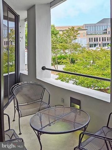 $595,850 | 649 C Street Southeast, Unit 305, Washington, DC 20003