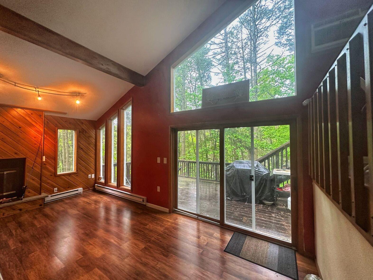 207 Manchester Drive Bushkill, PA 18324 - Photo 19 of 43 Snapchat-248555351