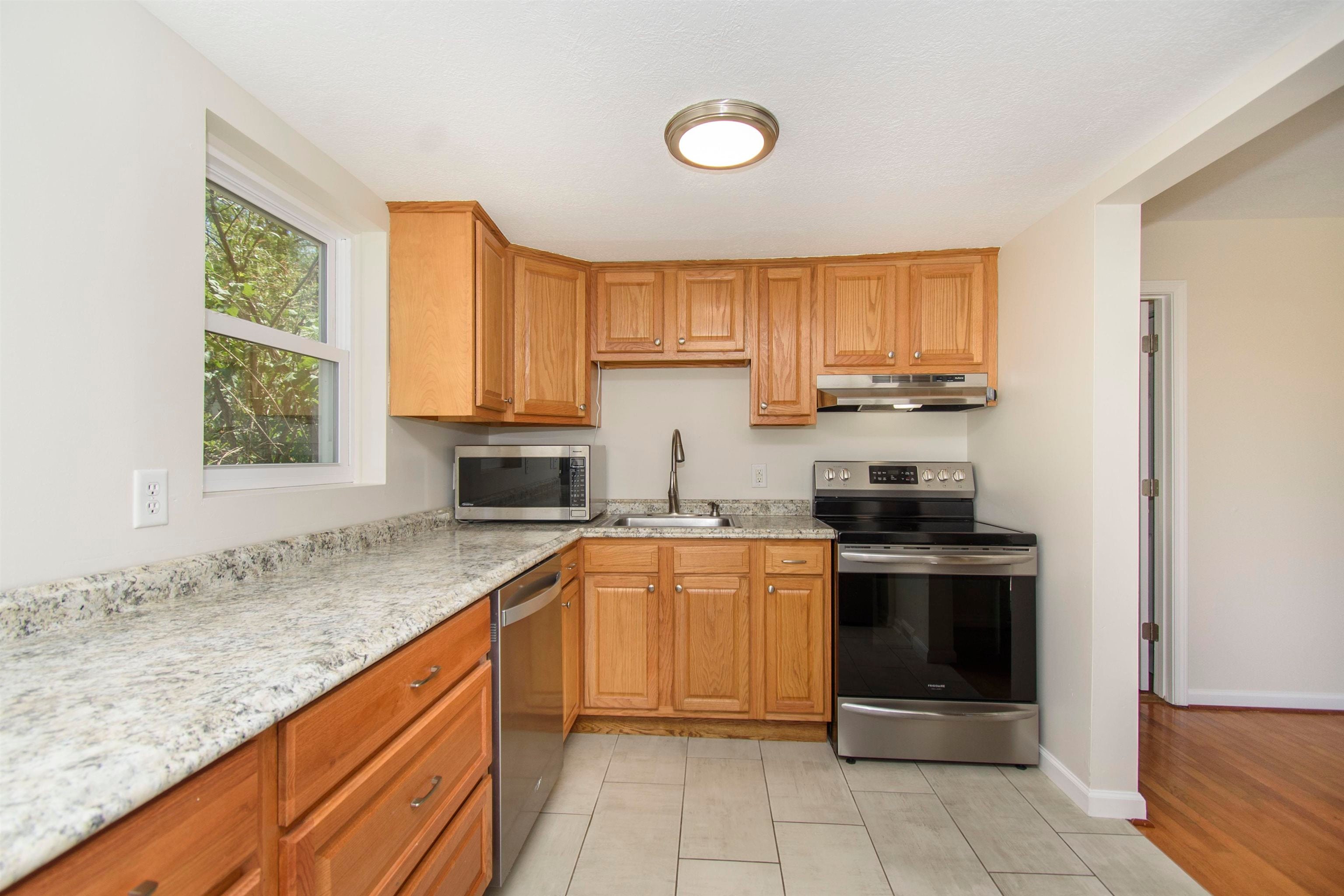 711 Ellett Road Blacksburg, VA 24060 - Photo 15 of 29 Gallery Image 15