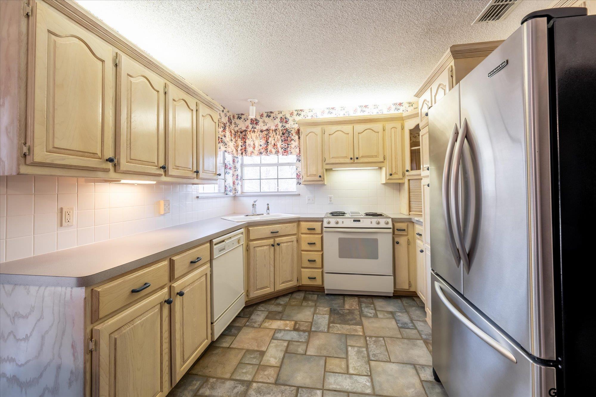 601 Kickapoo Street Chandler, TX 75758 - Photo 11 of 26