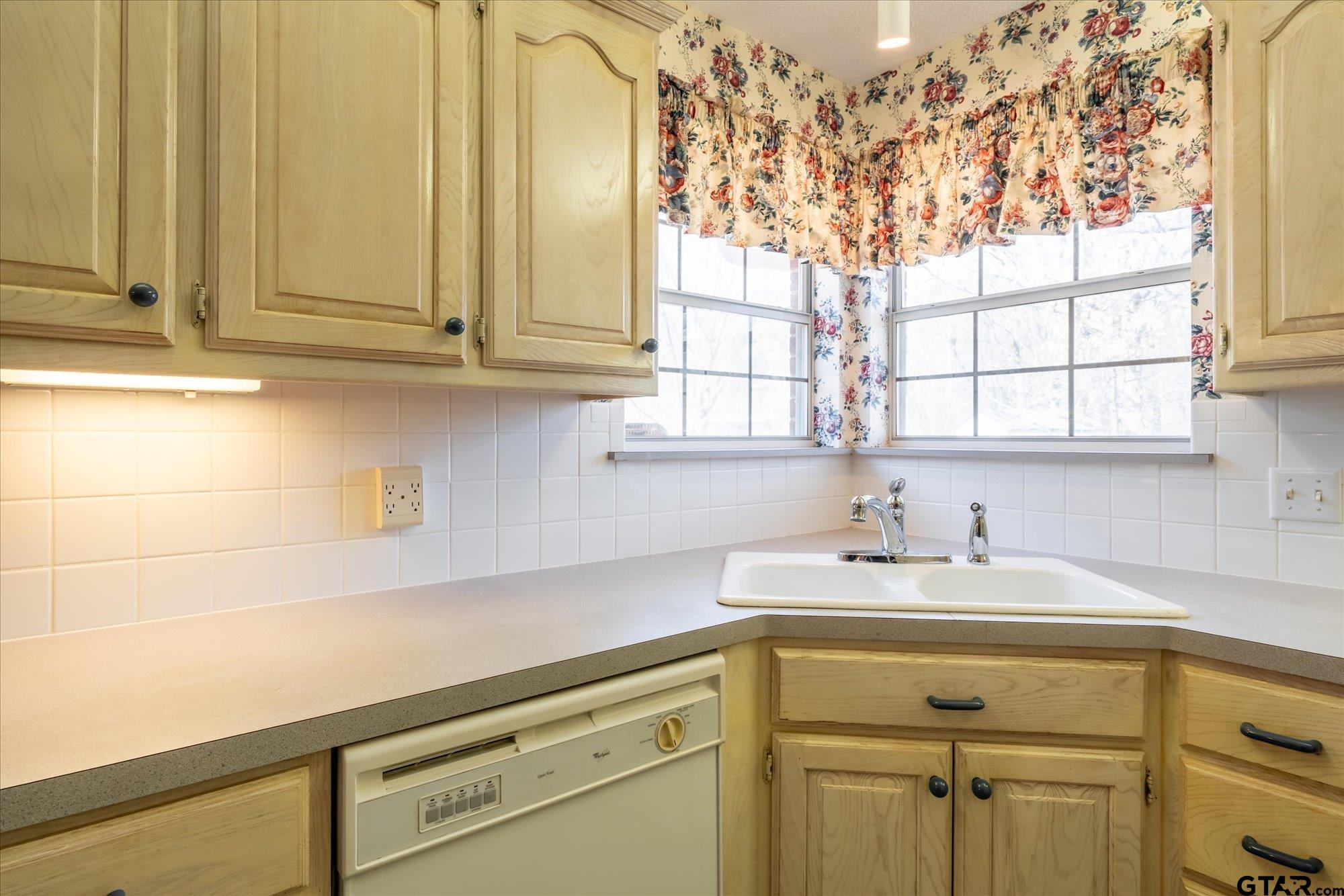 601 Kickapoo Street Chandler, TX 75758 - Photo 12 of 26