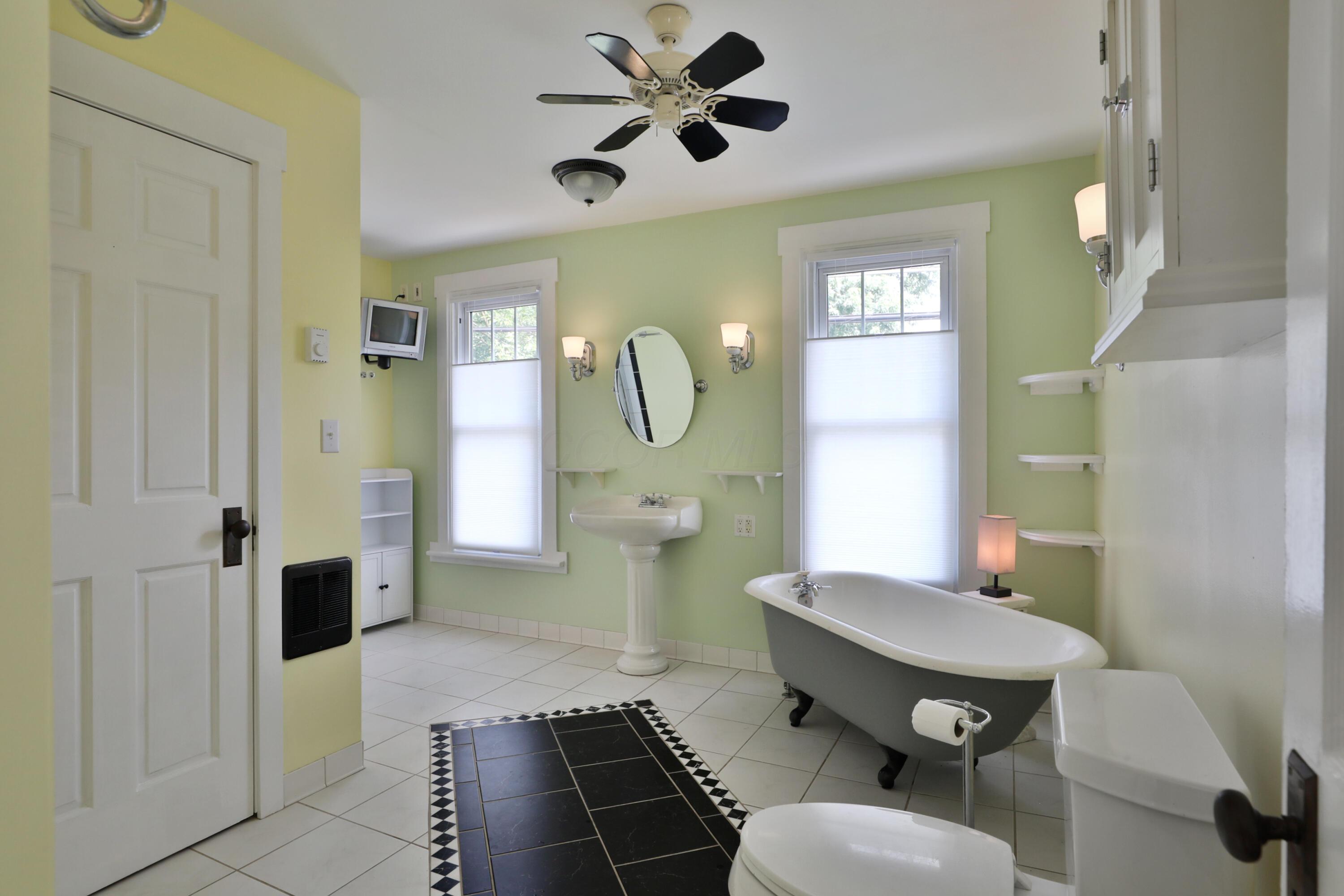 588 Midgard Road Columbus, OH 43202 - Photo 27 of 40 588-MidgardRd-24