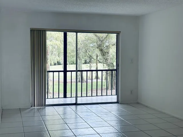 $1,600 | 7925 Fairview Drive, Unit 208, Tamarac, FL 33321