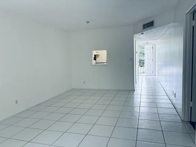 $1,600 | 7925 Fairview Drive, Unit 208, Tamarac, FL 33321