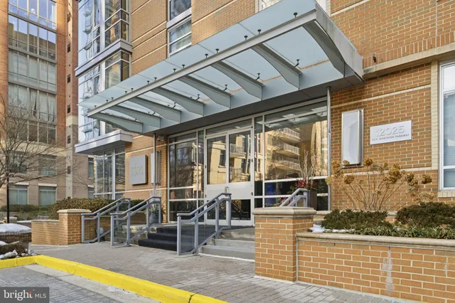 $825,000 | 12025 New Dominion Parkway, Unit 413, Reston, VA 20190