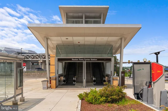 $825,000 | 12025 New Dominion Parkway, Unit 413, Reston, VA 20190