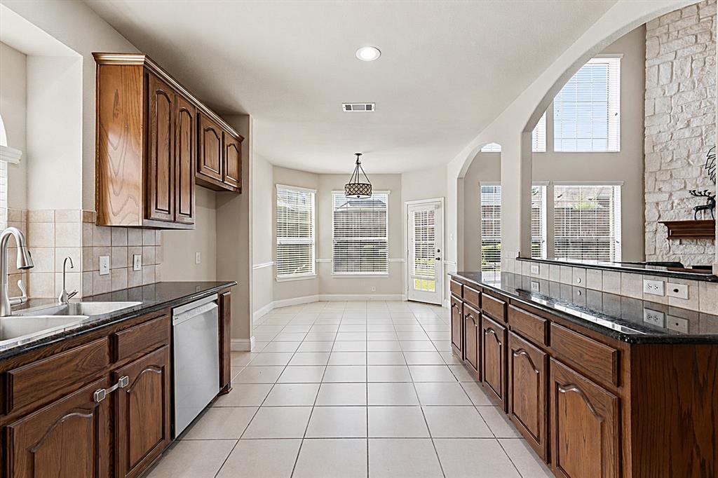 357 Spring Meadow Drive Fairview, TX 75069 - Photo 9 of 40