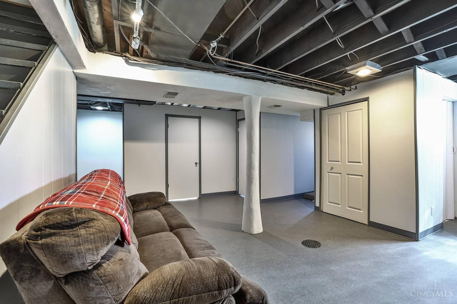 558 Rentz Place Cincinnati, OH 45238 - Photo 24 of 36