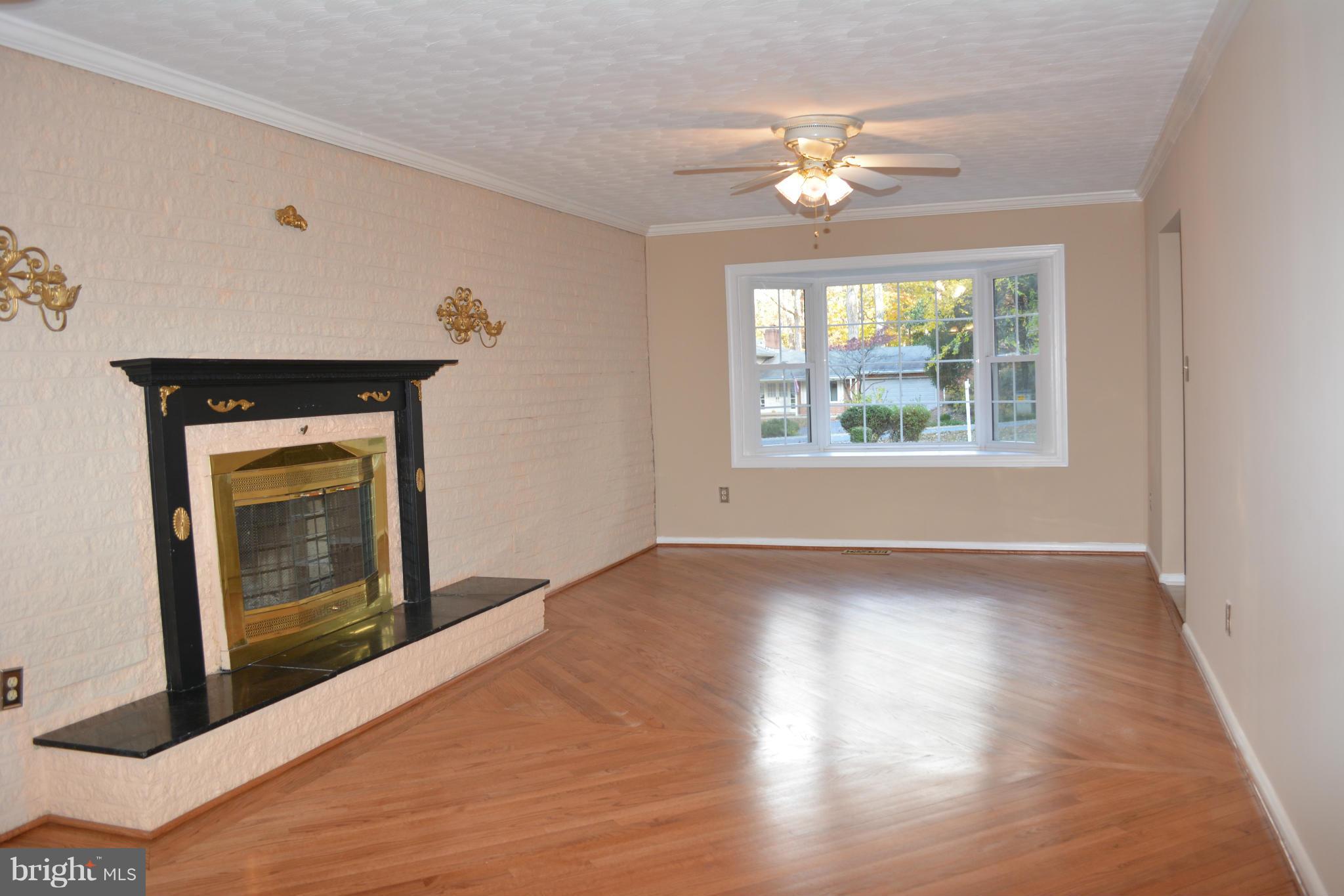 18328 Cabin Road Triangle, VA 22172 - Photo 5 of 26 Family Room