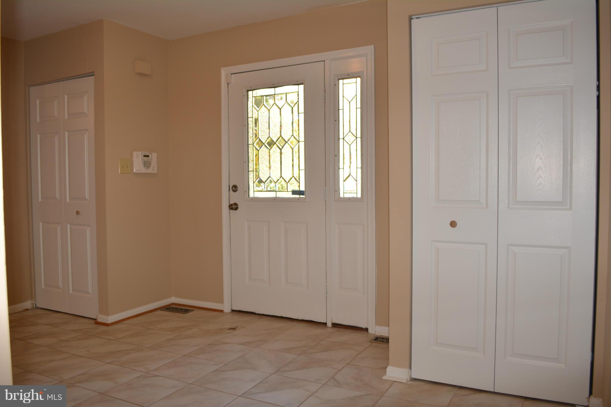 18328 Cabin Road Triangle, VA 22172 - Photo 6 of 26 Interior (General)