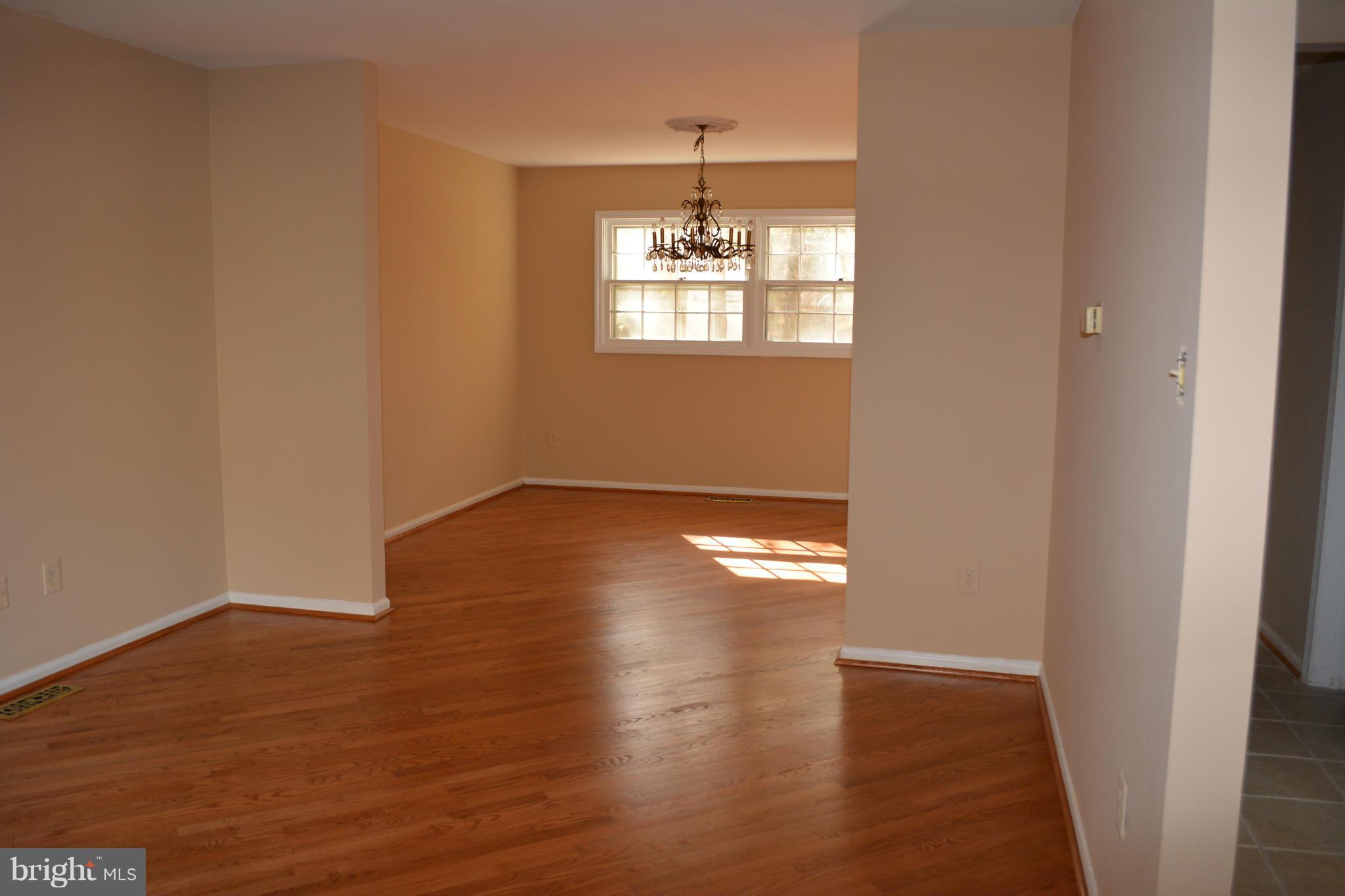18328 Cabin Road Triangle, VA 22172 - Photo 8 of 26 Dining Room