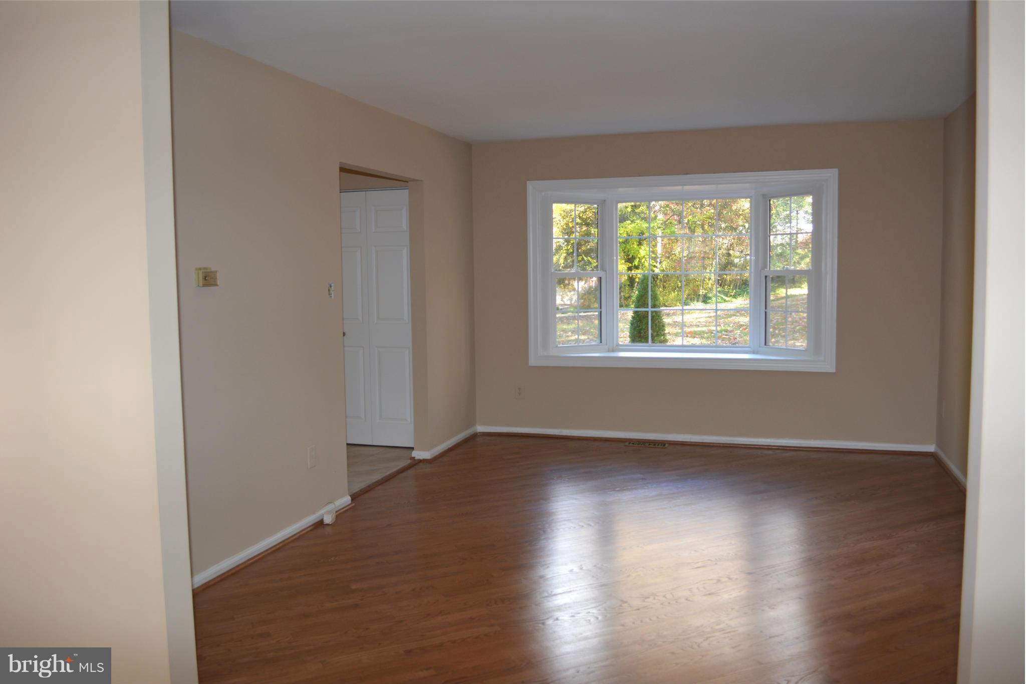 18328 Cabin Road Triangle, VA 22172 - Photo 9 of 26 Living Room