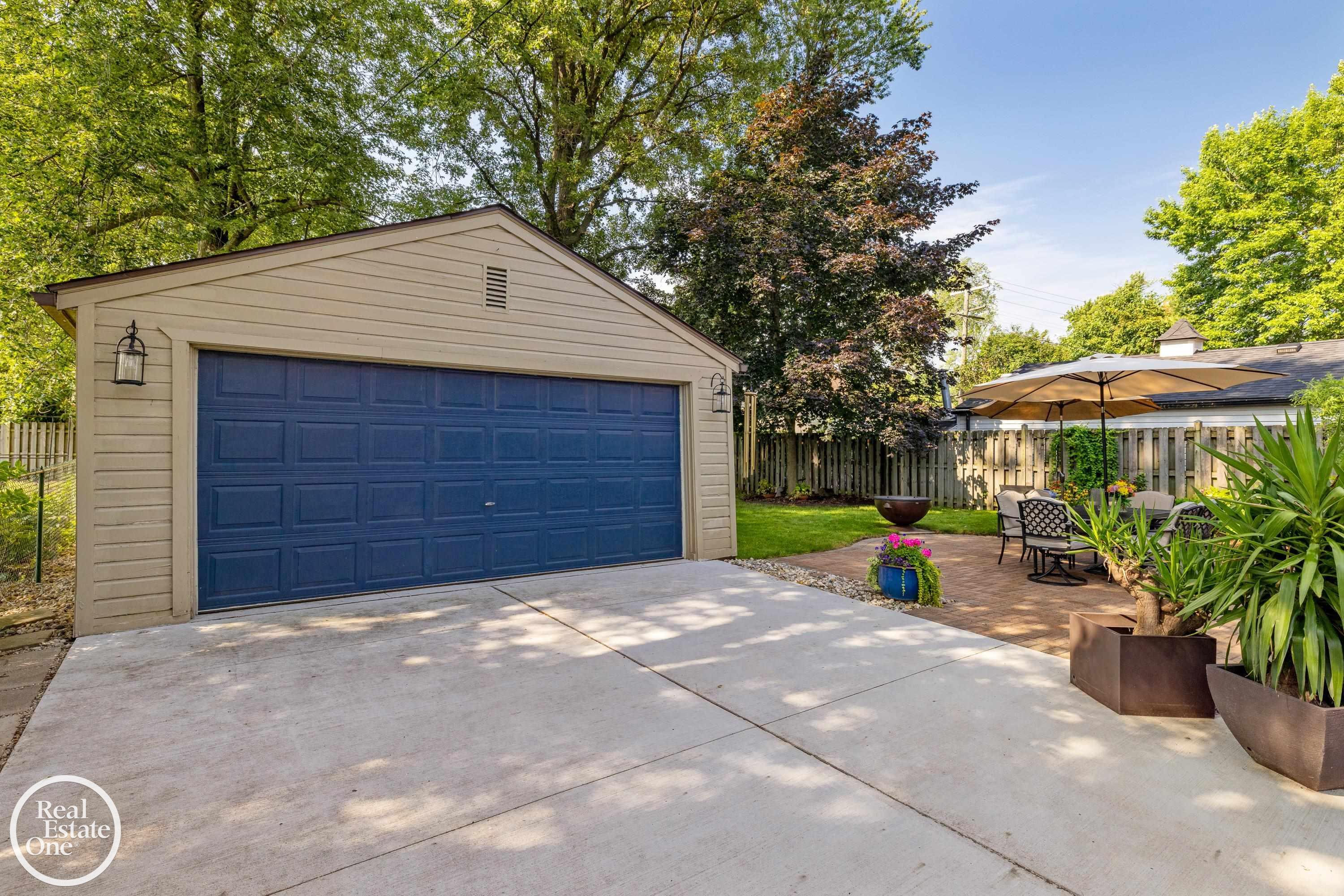 1623 Severn Road Grosse Pointe, MI 48236 - Photo 67 of 68 50202314-43ba856f-0f7b-4485-b111-3053e85fc8b4.JPG