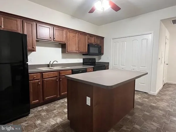 $1,975 | 575 Hometowne Terrace, Lititz, PA 17543