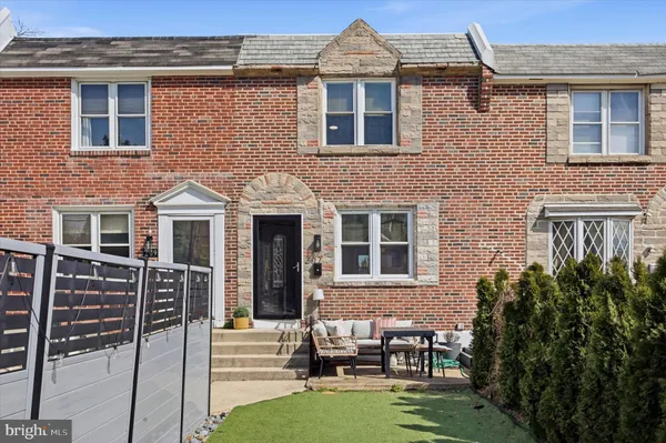 $295,000 | 207 North Bishop Avenue, Clifton Heights, PA 19018
