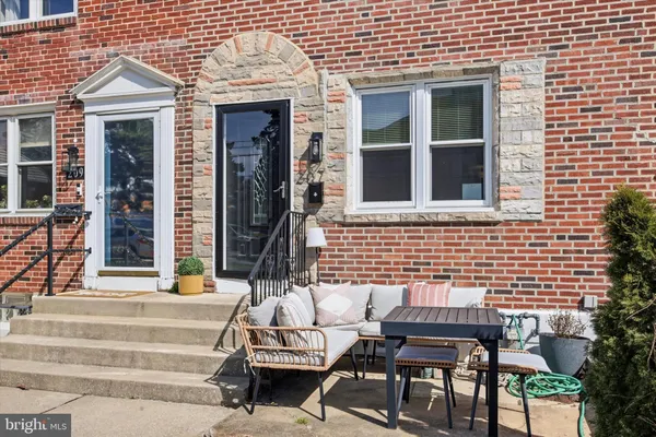 $295,000 | 207 North Bishop Avenue, Clifton Heights, PA 19018