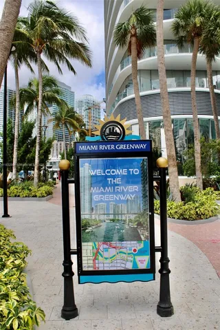 $4,800 | 325 South Biscayne Boulevard, Unit 3922, Miami, FL 33131