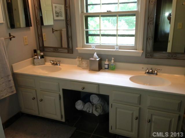 2340 Hamilton Mill Road Charlotte, NC 28270 - Photo 14 of 16 Gallery Image 14