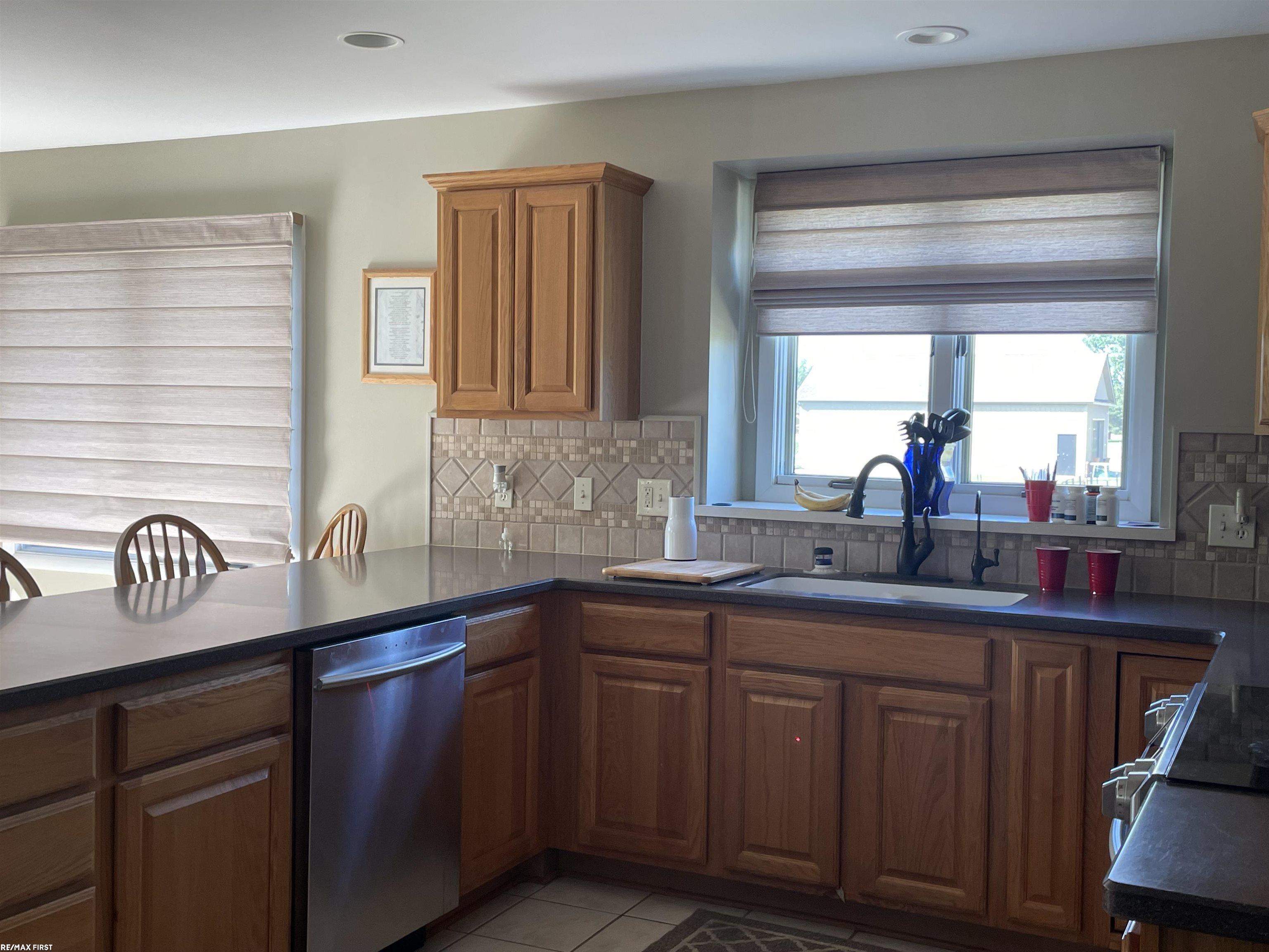 21537 Armada Ridge Road Armada, MI 48005 - Photo 21 of 48