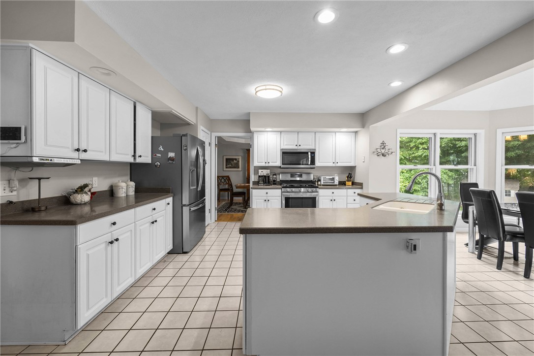 41 Hawks View Mendon, NY 14472 - Photo 9 of 49 Massive kitchen for your large family or entertain