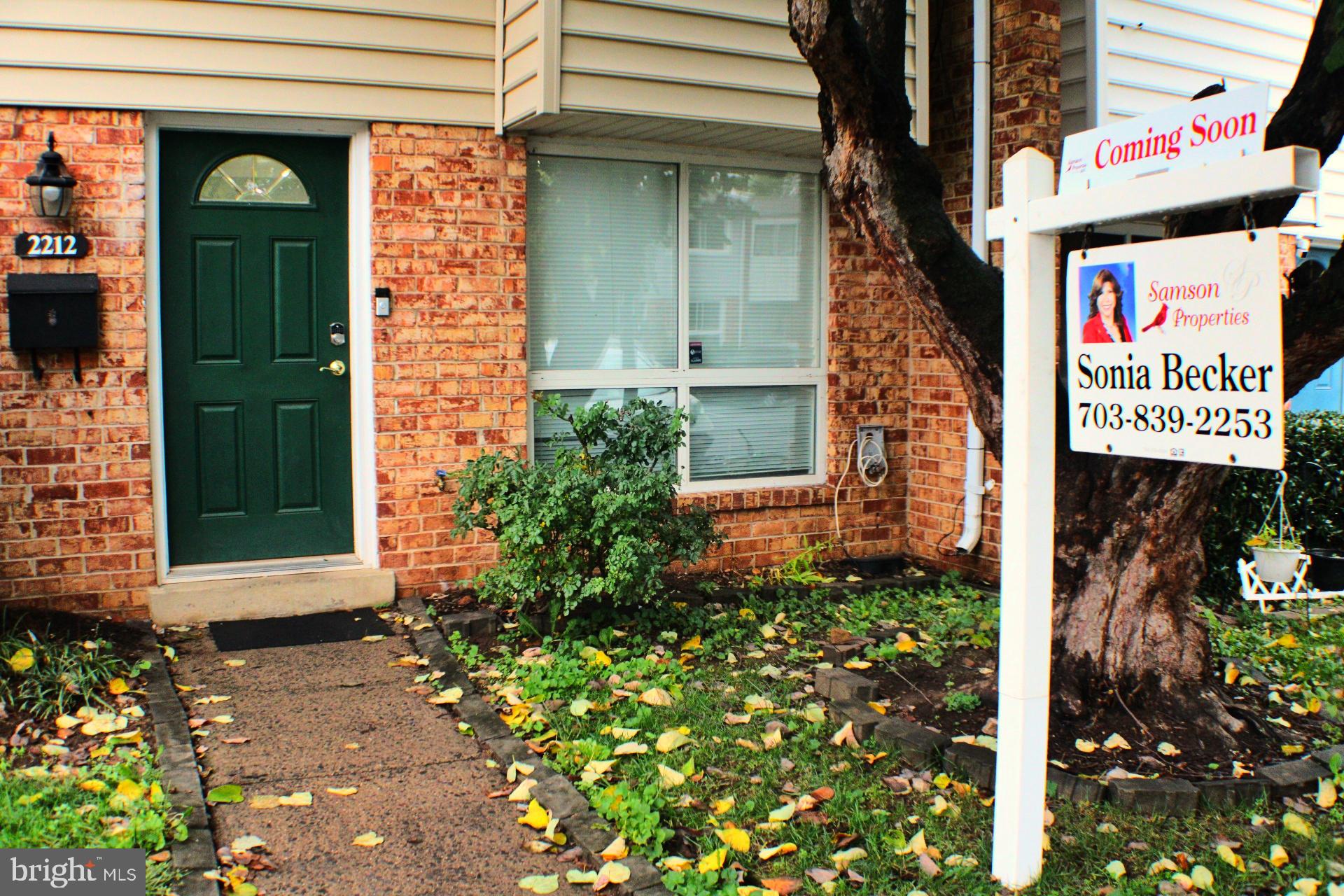 2212 Chamblee Place Herndon, VA 20170 - Photo 2 of 23