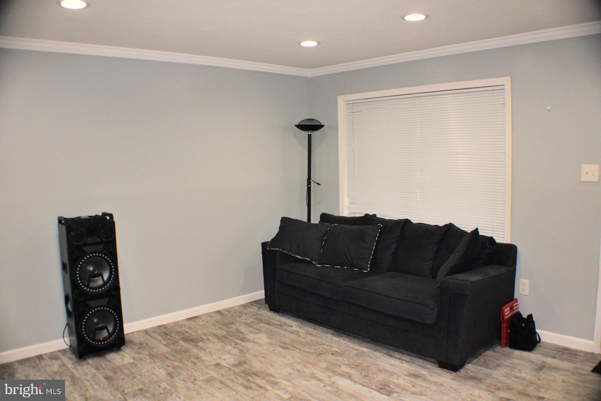 2212 Chamblee Place Herndon, VA 20170 - Photo 4 of 23