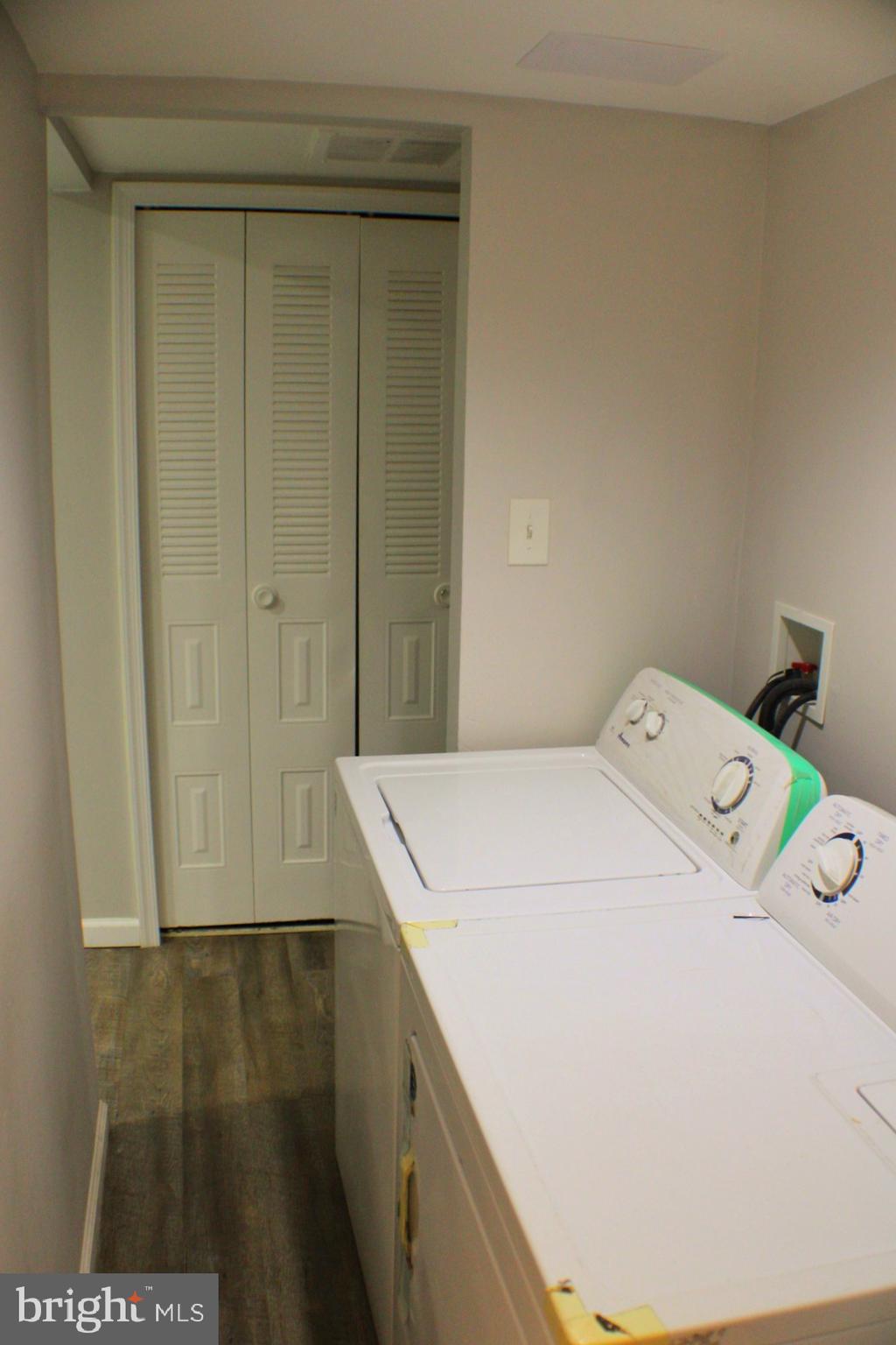 2212 Chamblee Place Herndon, VA 20170 - Photo 8 of 23