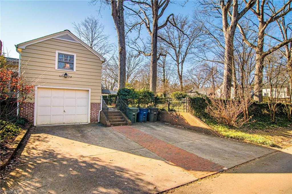 540 Arbor Road Winston-Salem, NC 27104 - Photo 24 of 30 garage and parking area