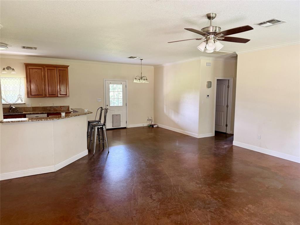 340 Lynch Bend Road Springtown, TX 76082 - Photo 5 of 19