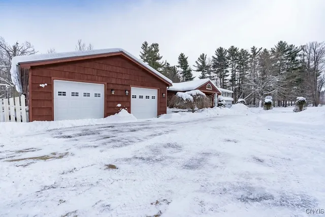 $2,850 | 22522 Duffy Road, Le Ray, NY 13601