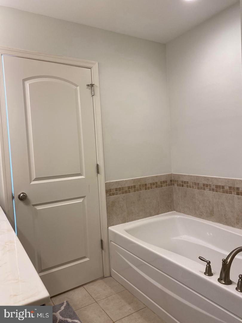 4001 Cephas Child Road, Unit 8 Doylestown, PA 18902 - Photo 17 of 28 Gallery Image 17