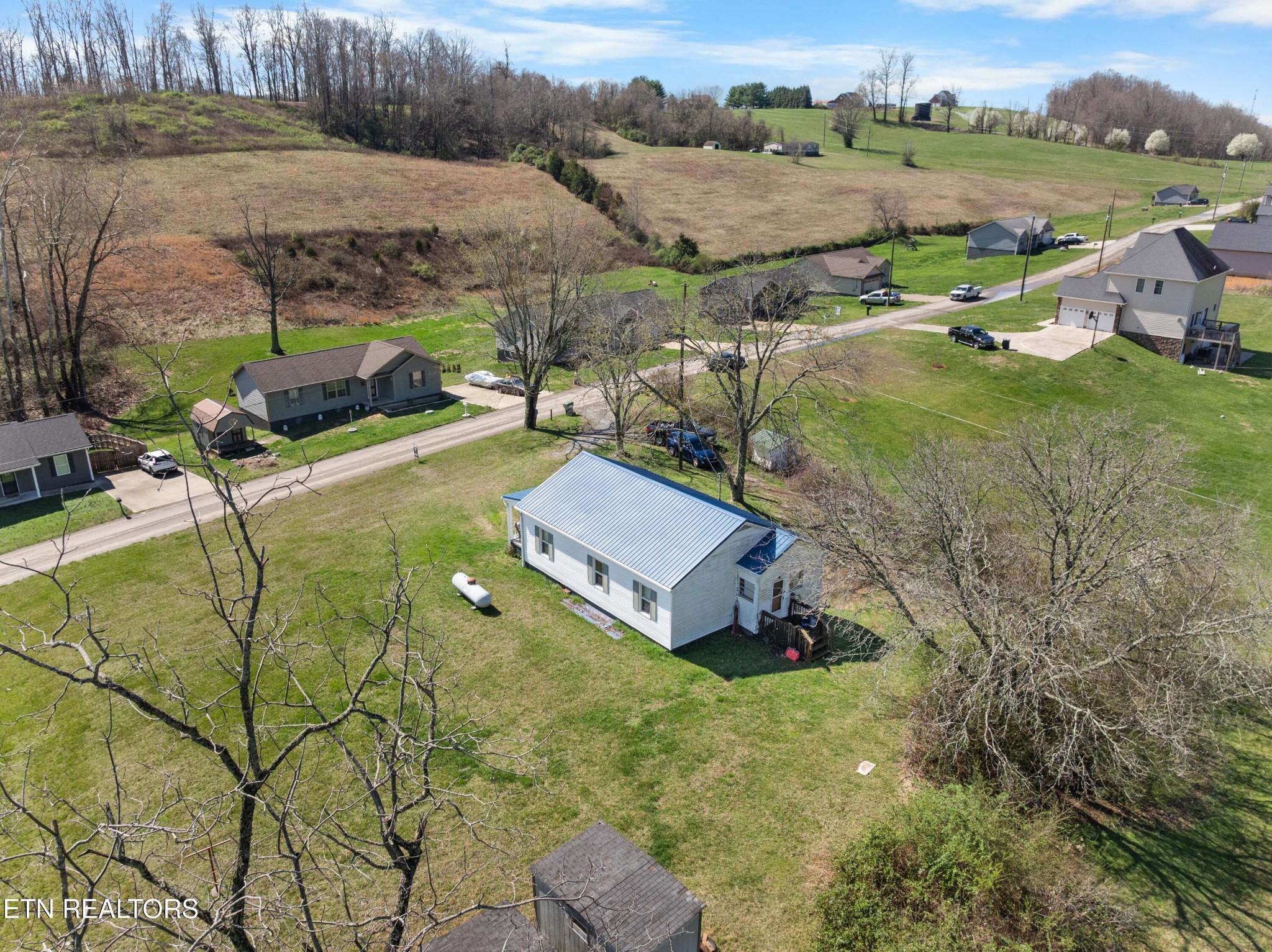 385 Hubbs Grove Road Maynardville, TN 37807 - Photo 28 of 33 a picture of lake view