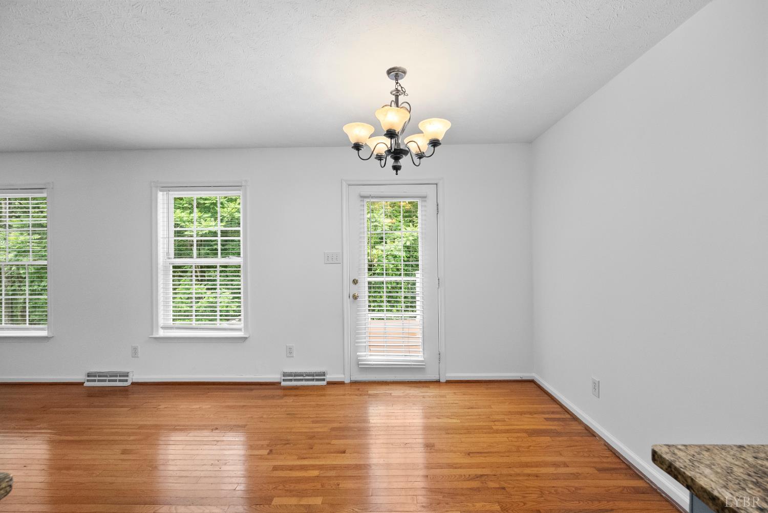 137 New Towne Road Lynchburg, VA 24502 - Photo 8 of 44