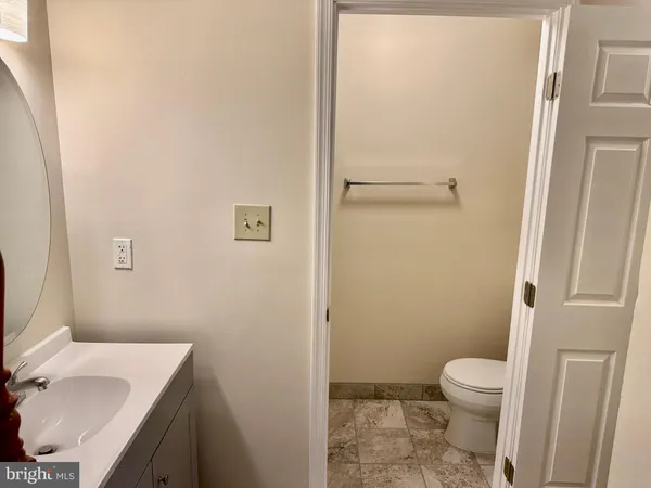 $2,650 | 3723 Castle Terrace, Unit 122, Silver Spring, MD 20904